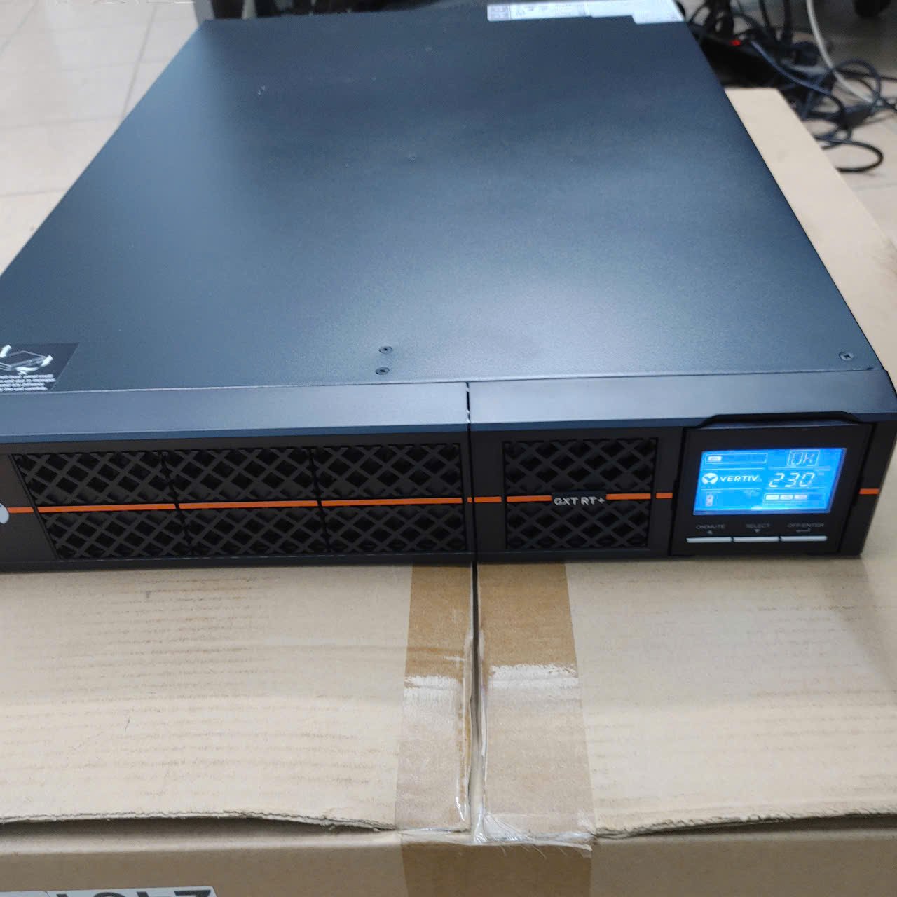 Bộ lưu điện GXTRT-2000IRT2UXL